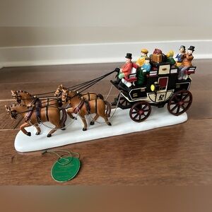 Dept. 56 Heritage Village Collection - Holiday Coach #5561-1
